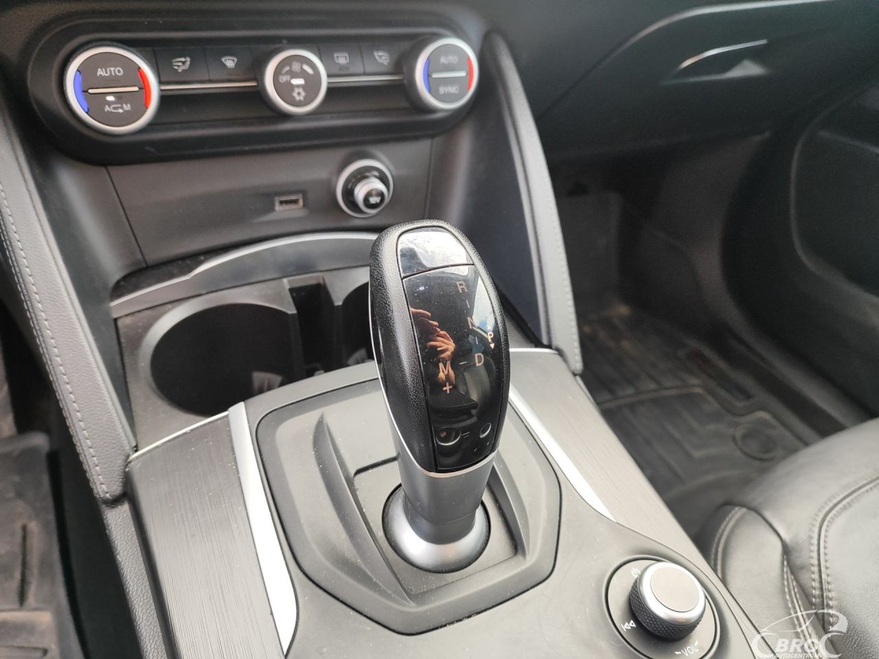 Alfa Romeo Stelvio | 31