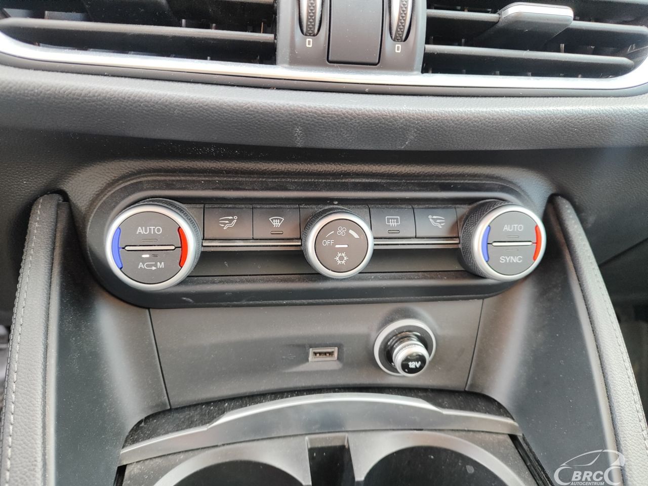 Alfa Romeo Stelvio | 32