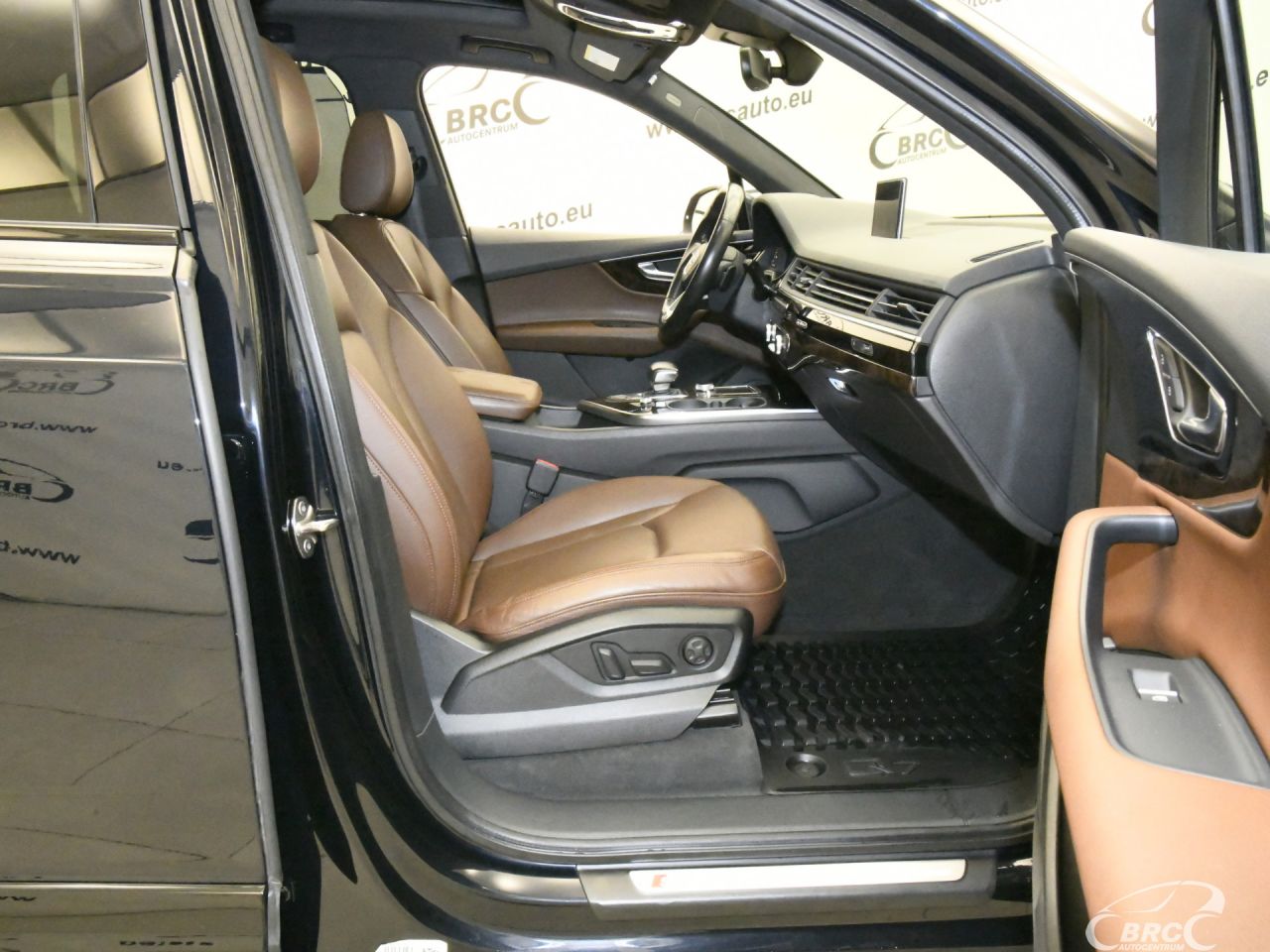 Audi Q7 | 3