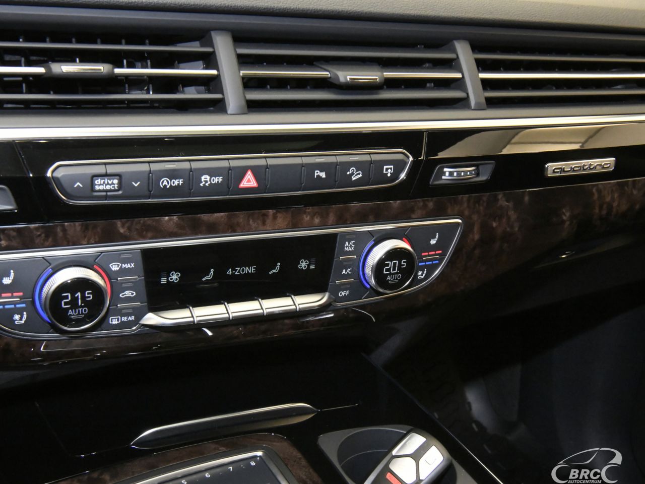 Audi Q7 | 31