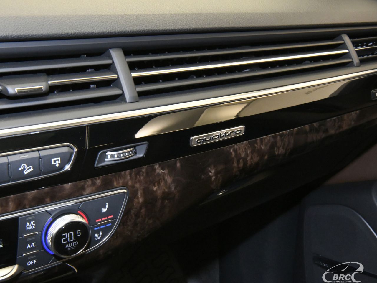 Audi Q7 | 48