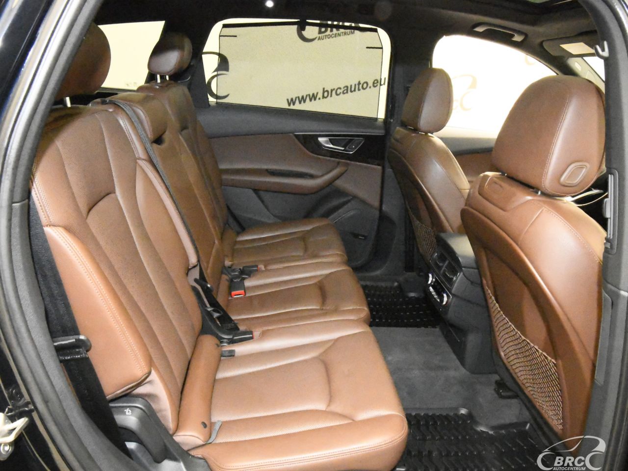 Audi Q7 | 10