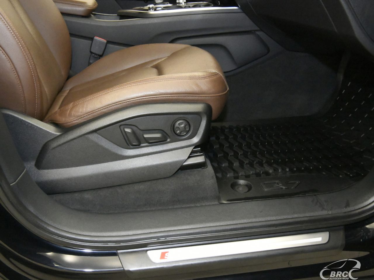 Audi Q7 | 5