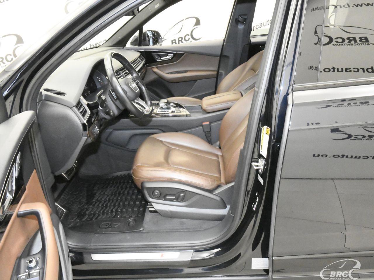Audi Q7 | 24