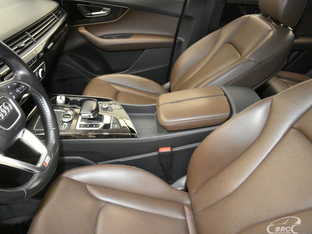 Audi Q7 | 27