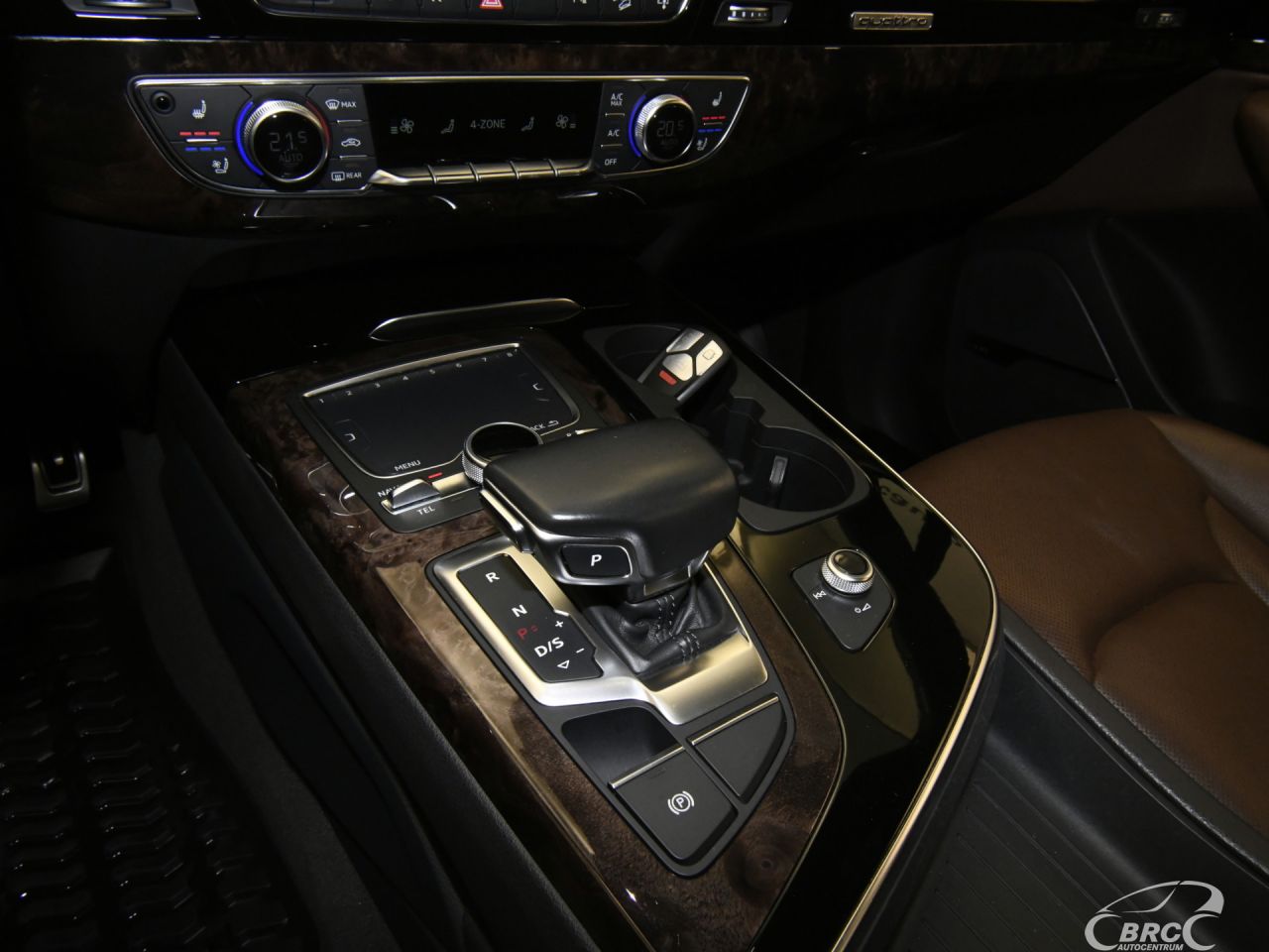 Audi Q7 | 30