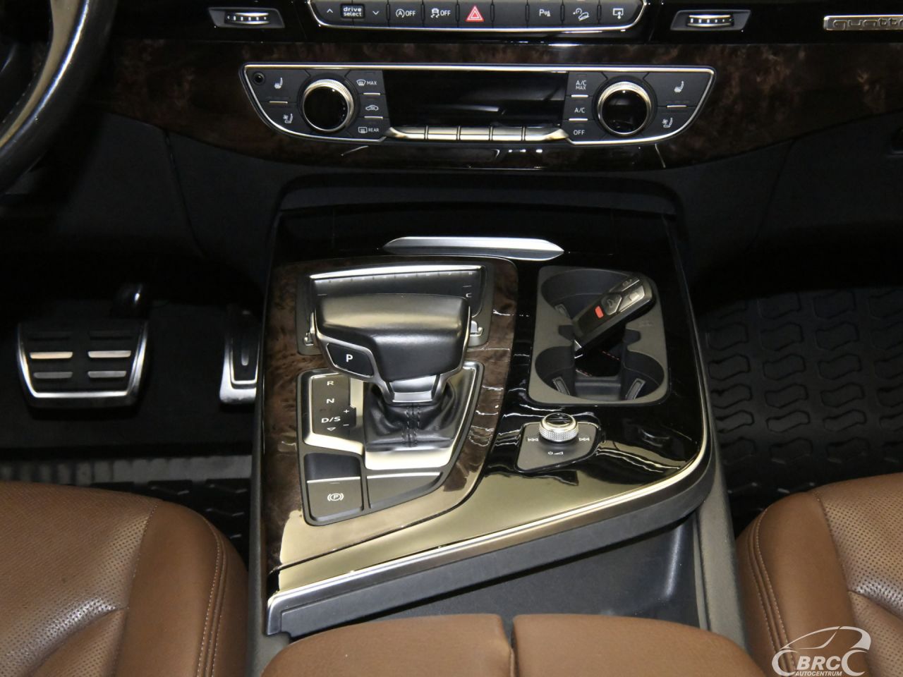 Audi Q7 | 21