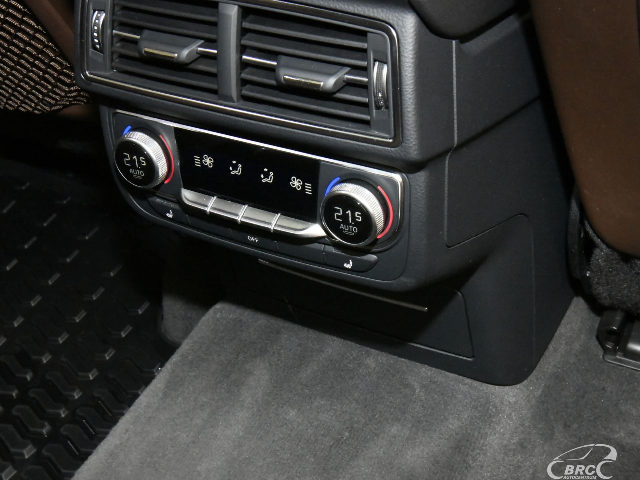 Audi Q7 | 15