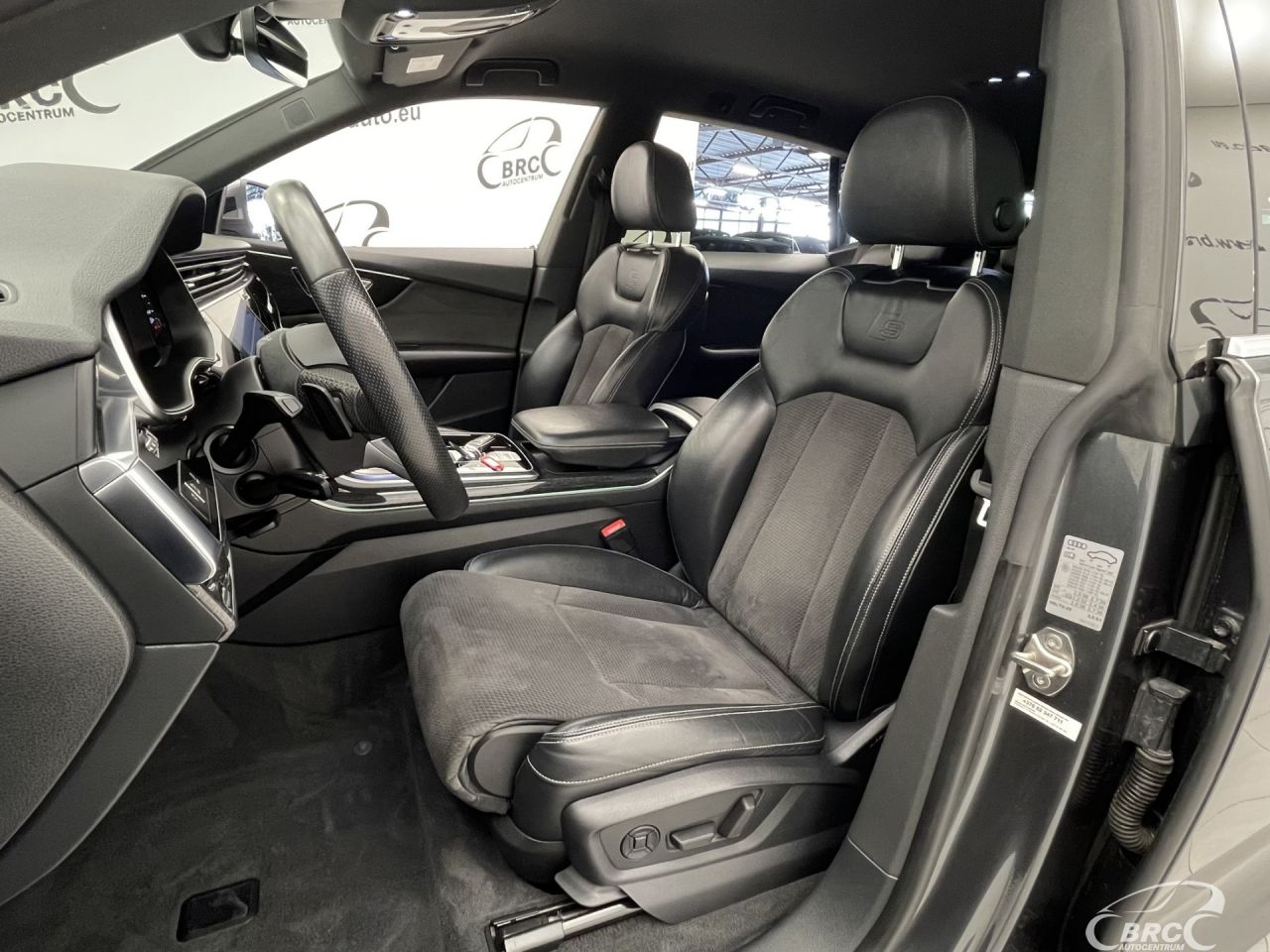 Audi Q8 | 24
