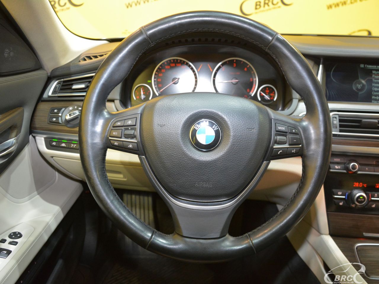 BMW 740 | 25