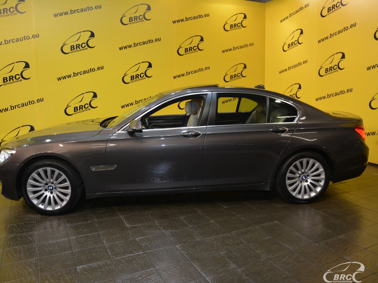 BMW 740 | 54