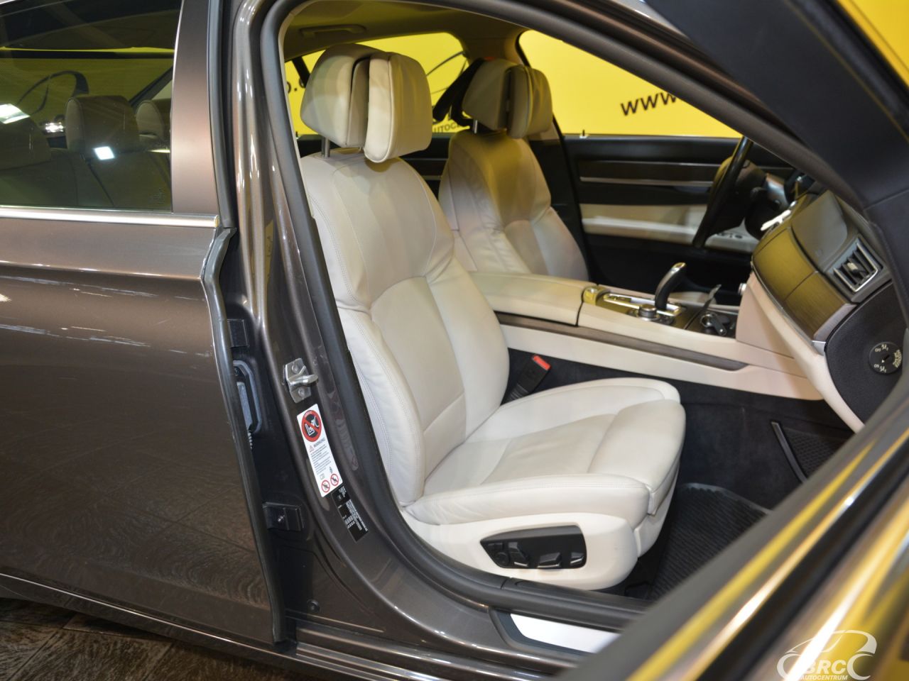 BMW 740 | 4