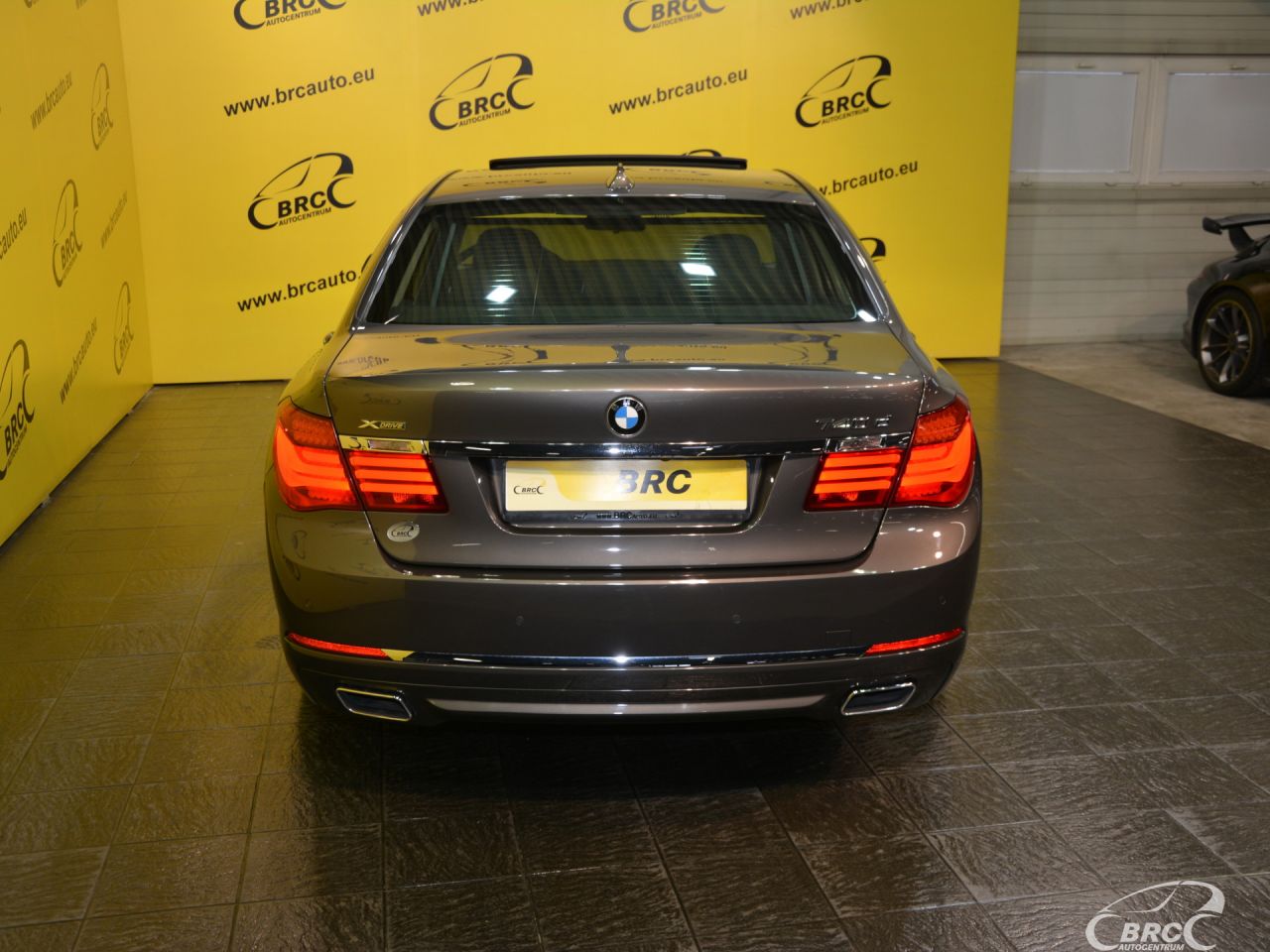 BMW 740 | 53