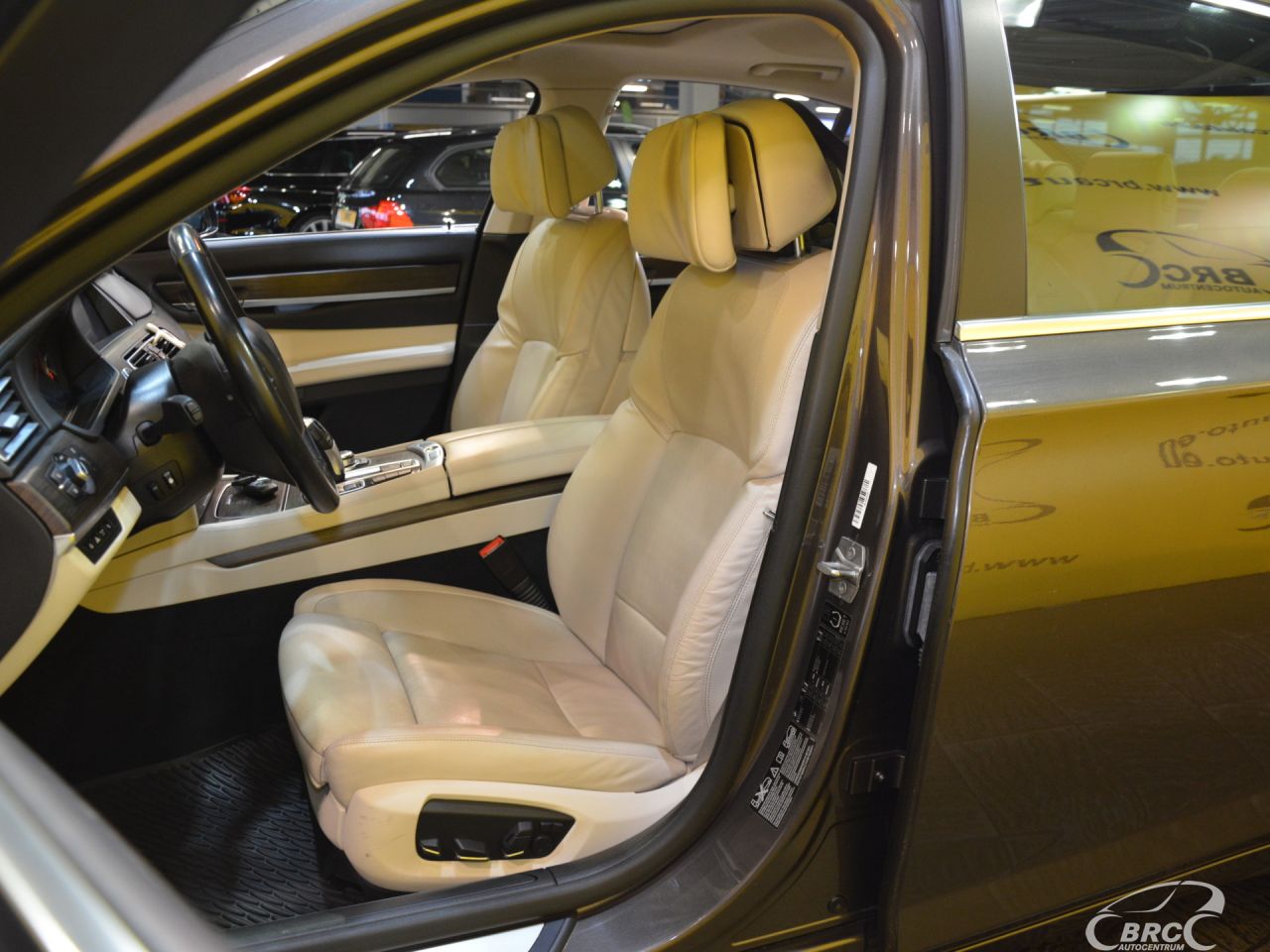 BMW 740 | 19