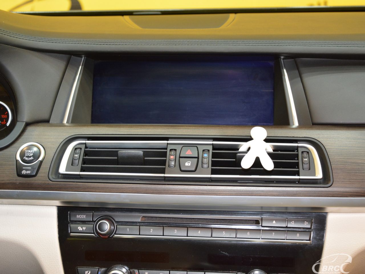 BMW 740 | 13