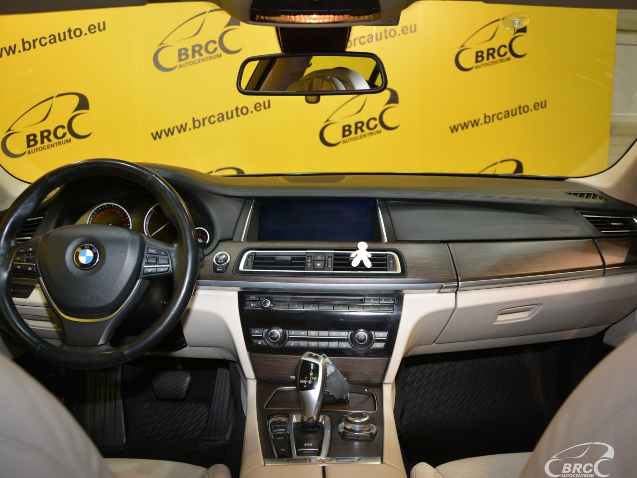 BMW 740 | 15