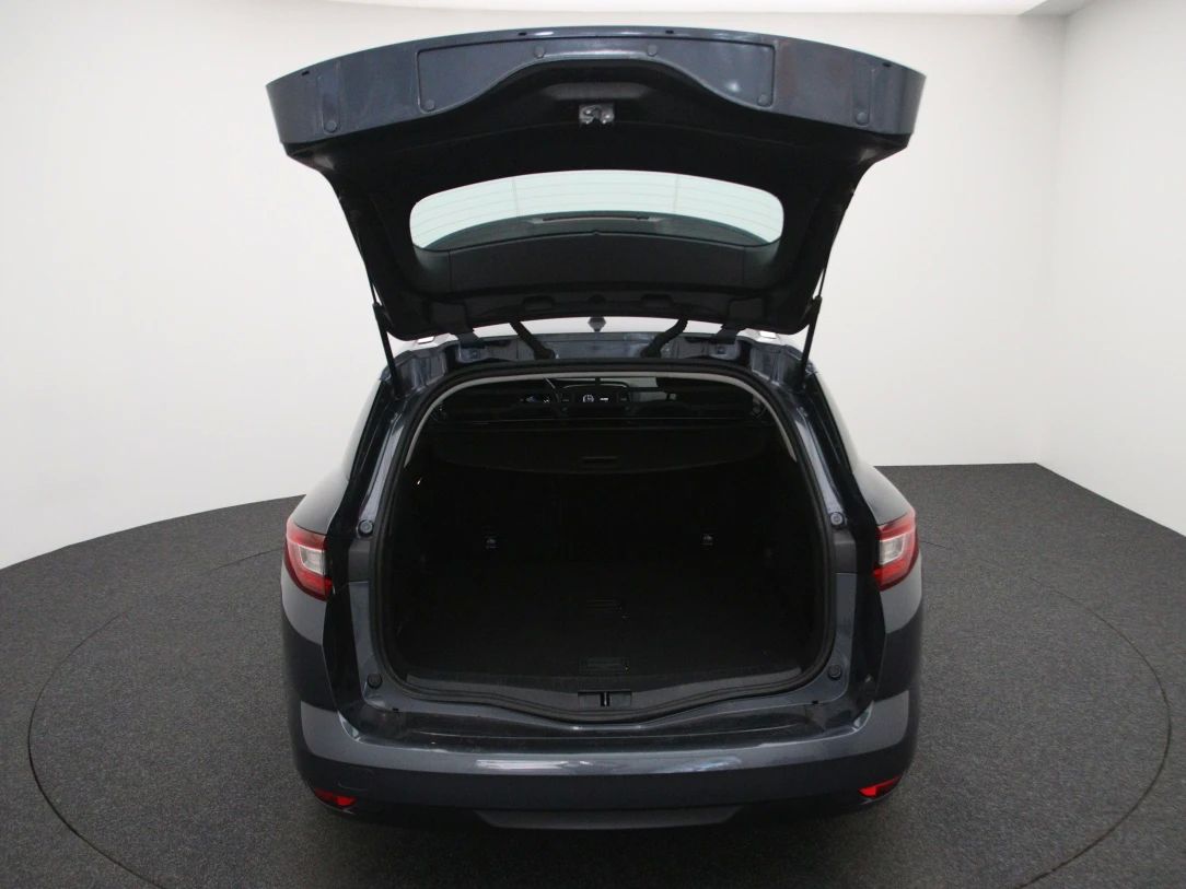 Renault Megane | 32