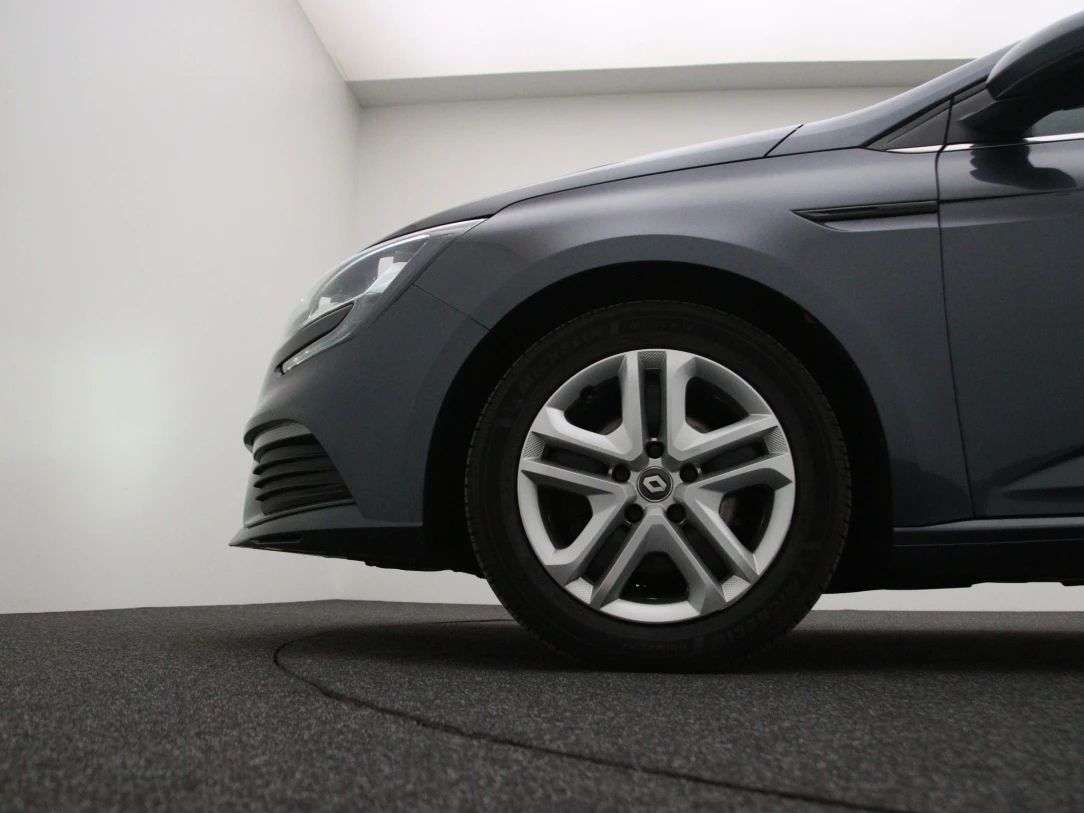 Renault Megane | 25