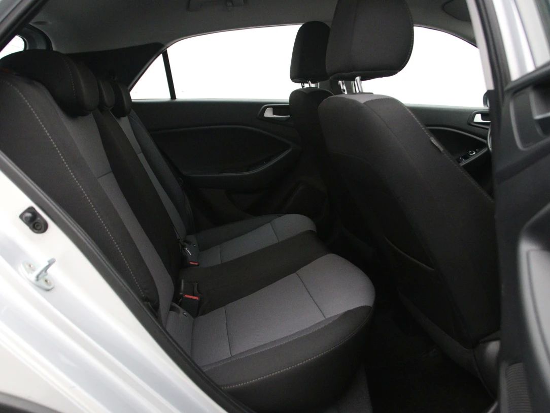 Hyundai i20 | 14