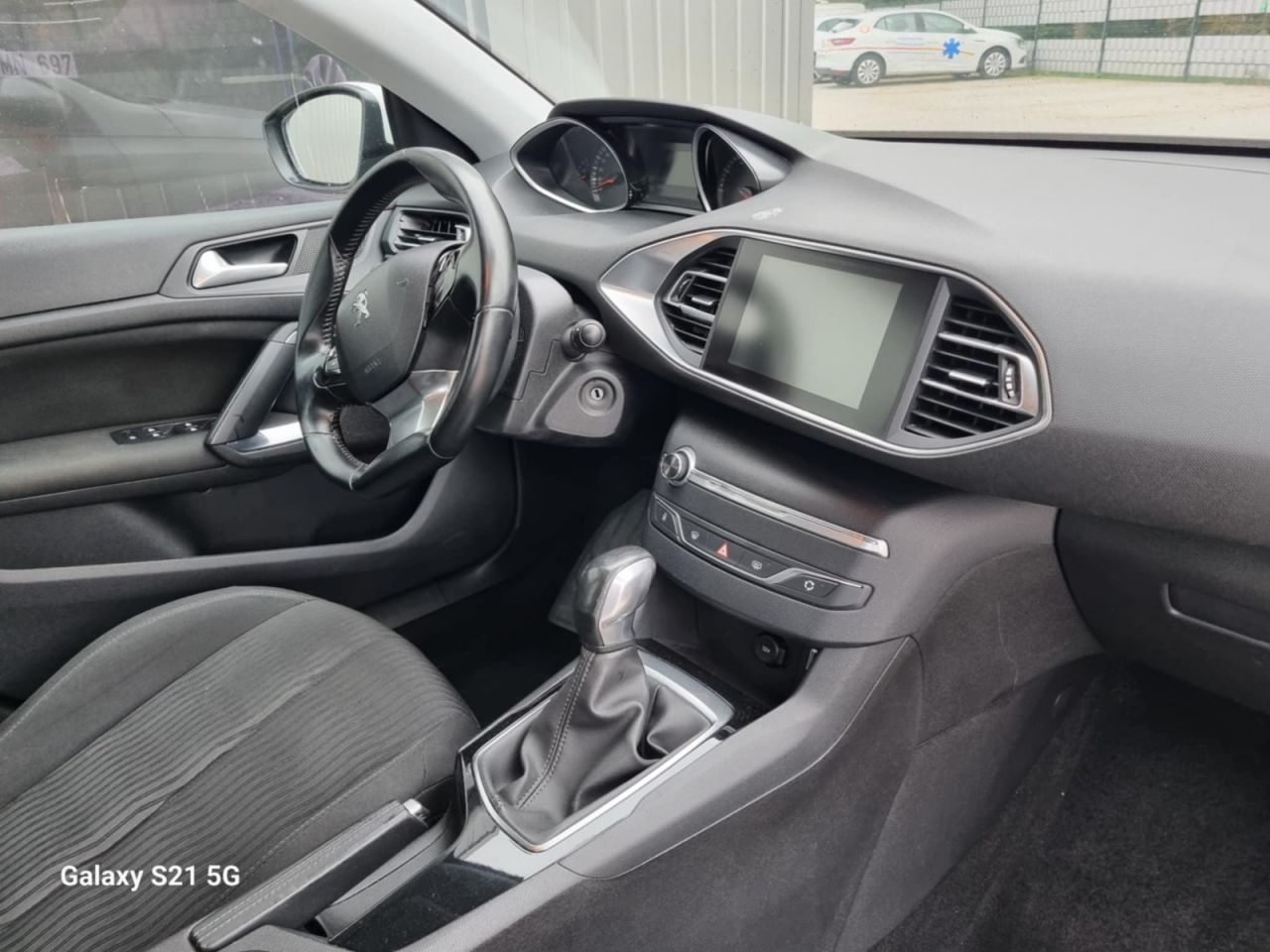 Peugeot 308 | 8