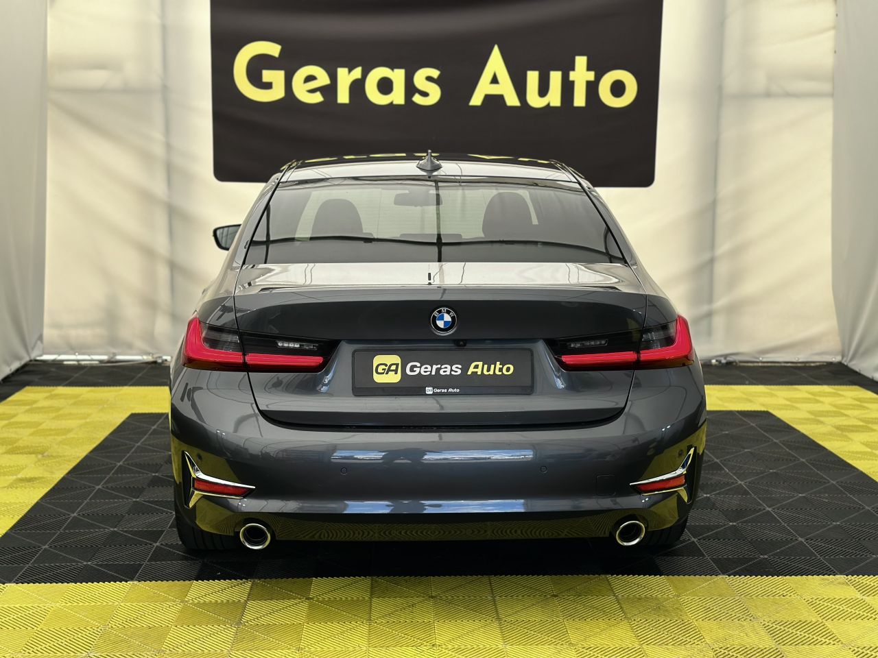 BMW 320 | 4