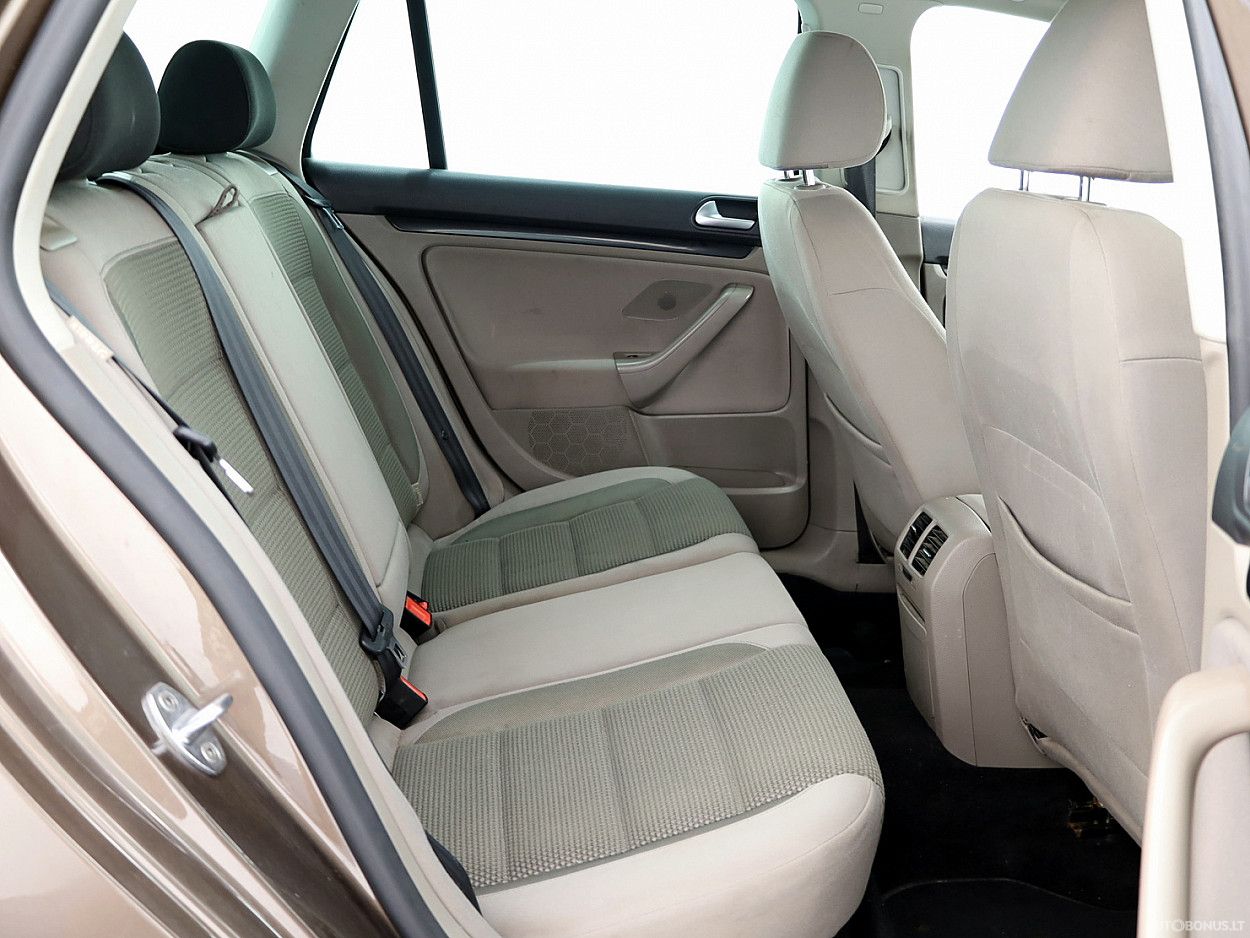 Volkswagen Golf | 6