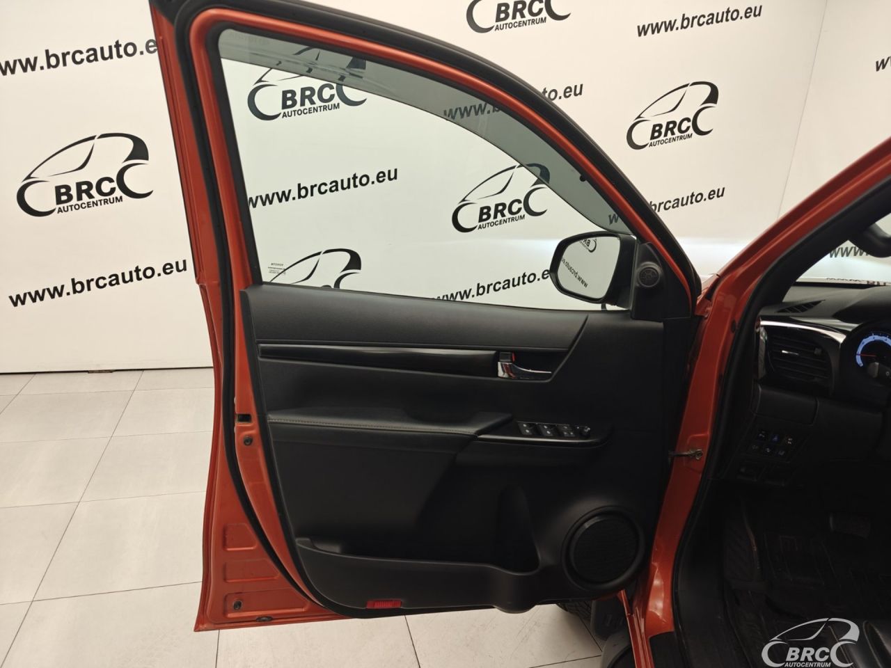 Toyota Hilux | 27
