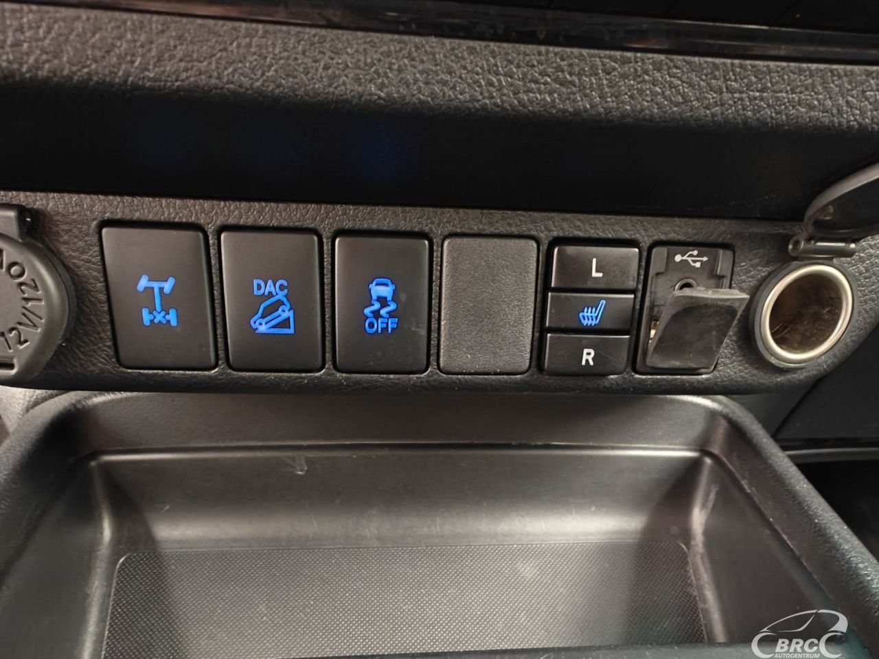 Toyota Hilux | 17