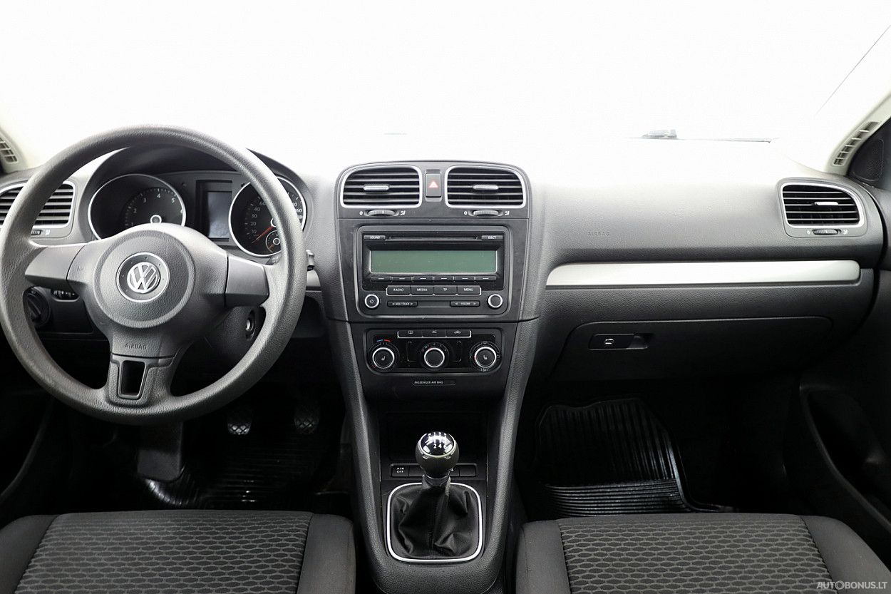 Volkswagen Golf | 4