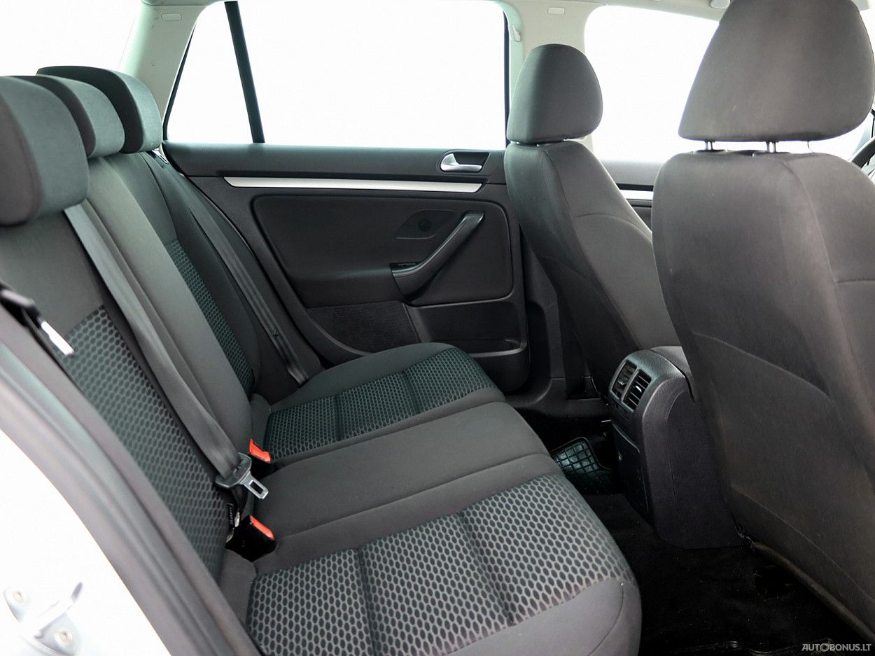 Volkswagen Golf | 6