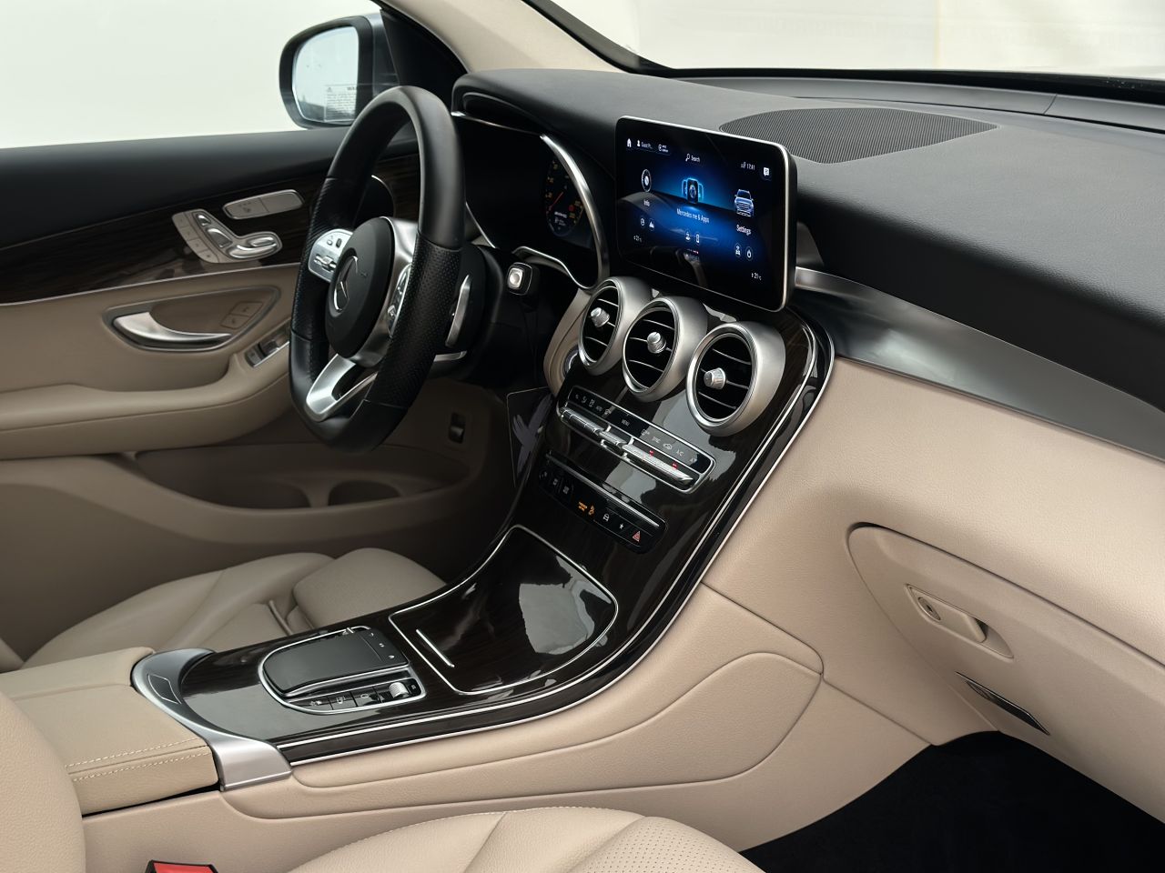 Mercedes-Benz GLC300 | 13