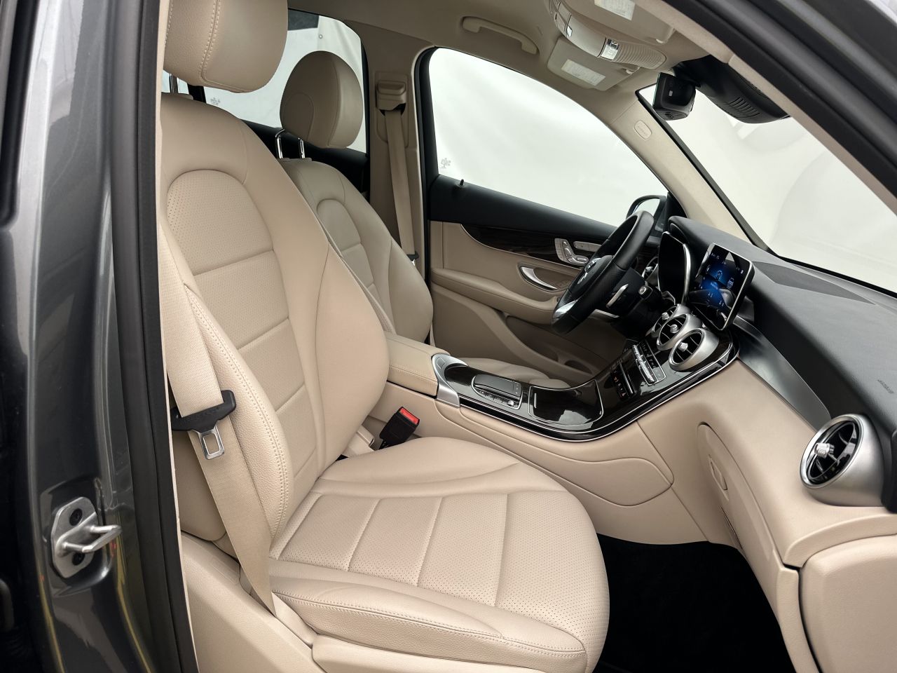 Mercedes-Benz GLC300 | 14