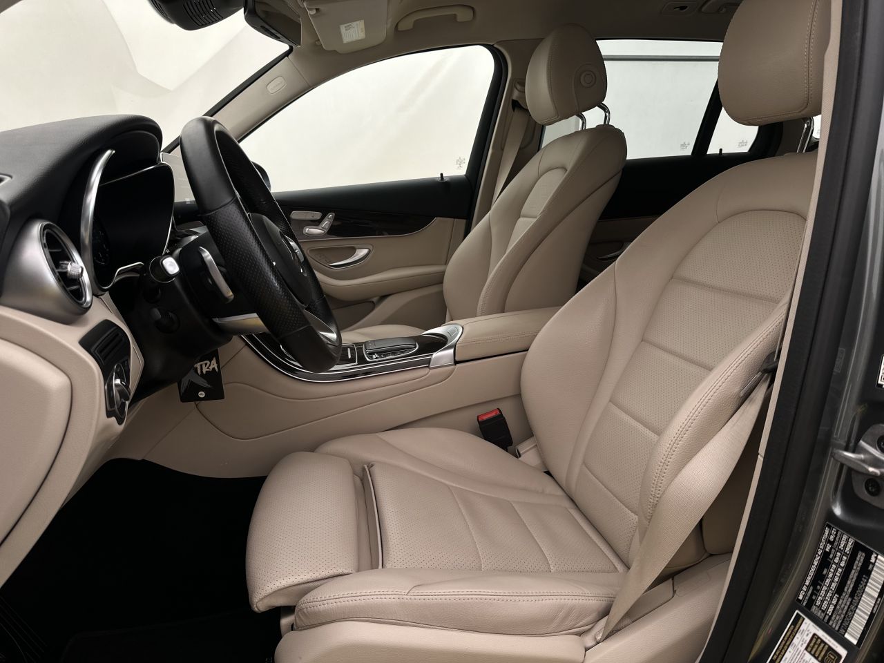 Mercedes-Benz GLC300 | 8