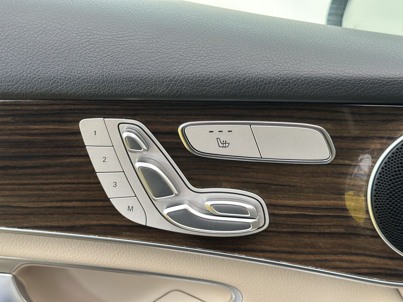 Mercedes-Benz GLC300 | 17