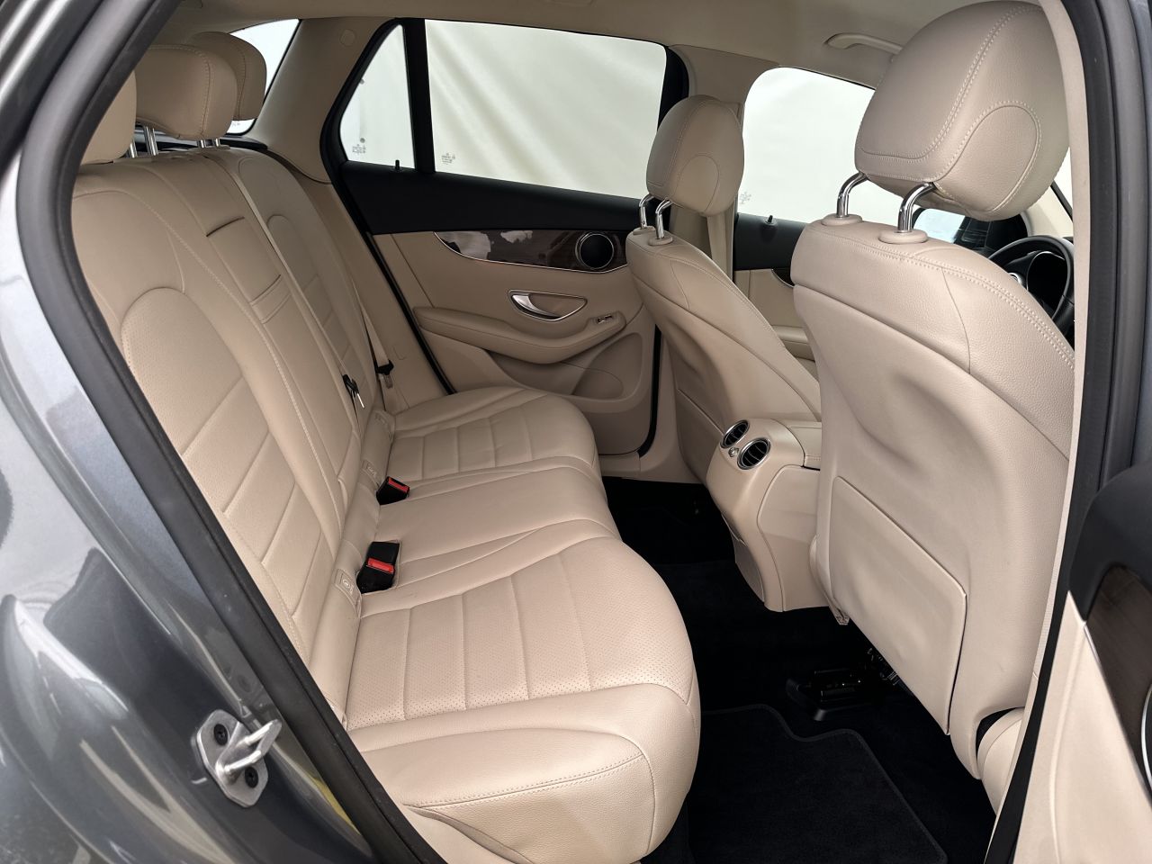 Mercedes-Benz GLC300 | 12