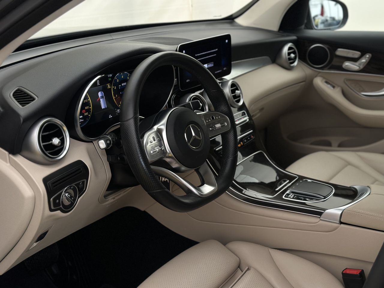 Mercedes-Benz GLC300 | 7