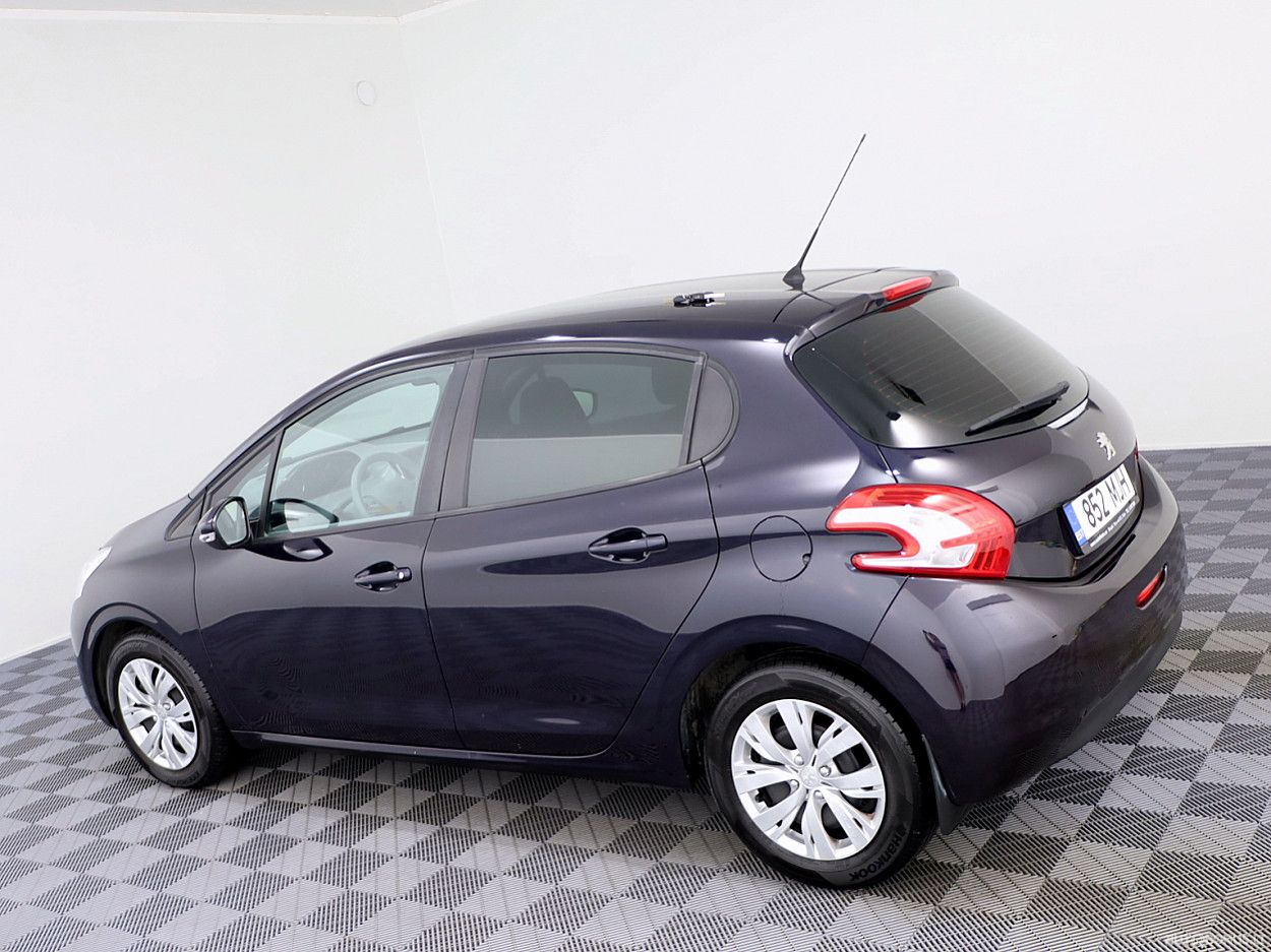Peugeot 208 | 3