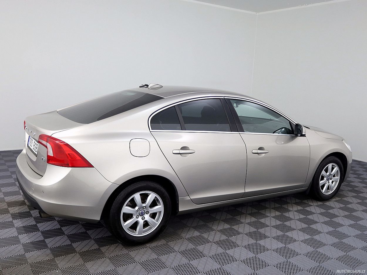 Volvo S60 | 2