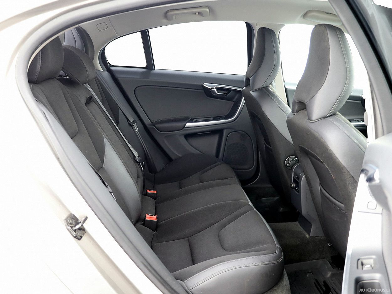 Volvo S60 | 6