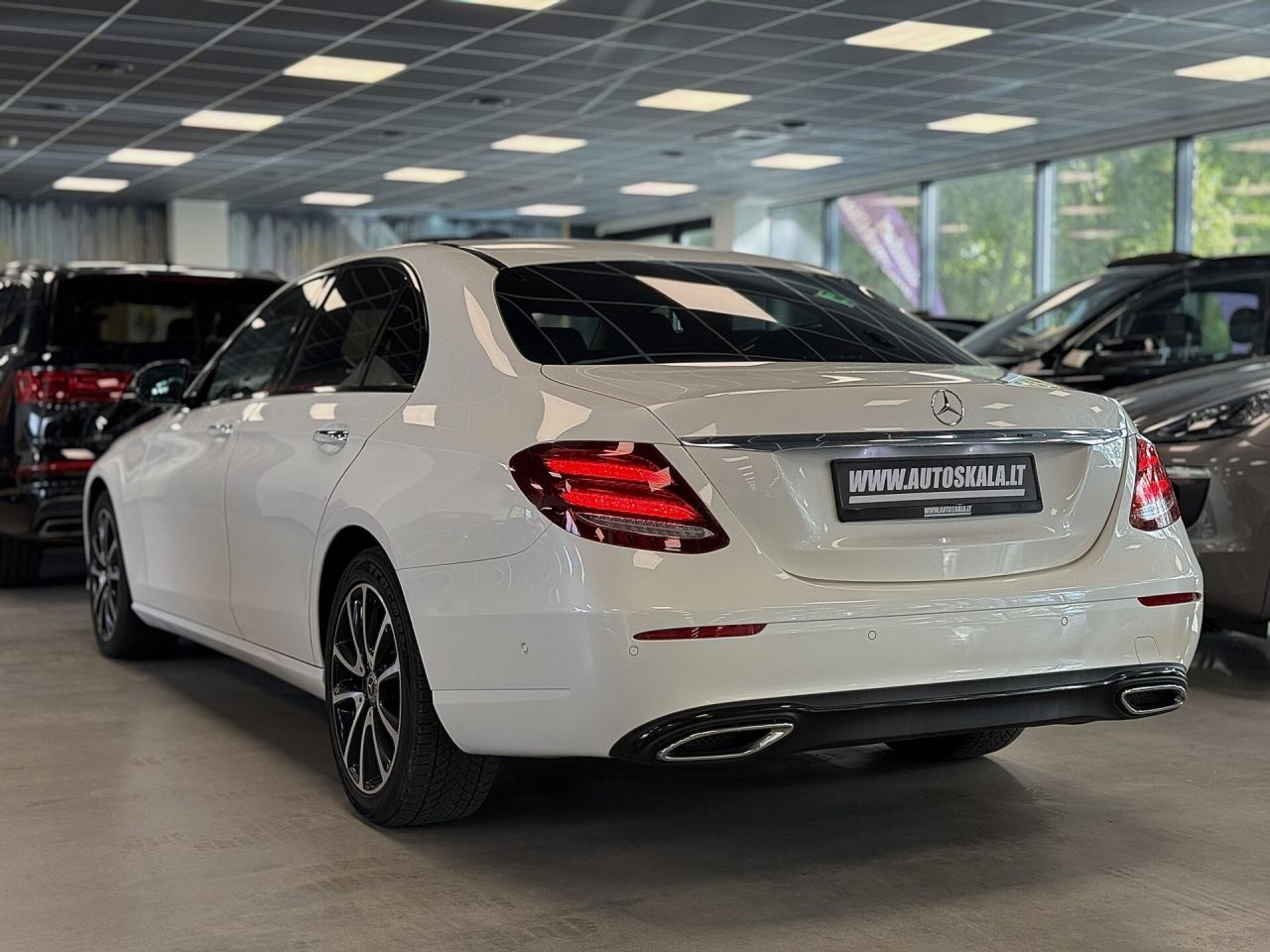 Mercedes-Benz E400 | 12