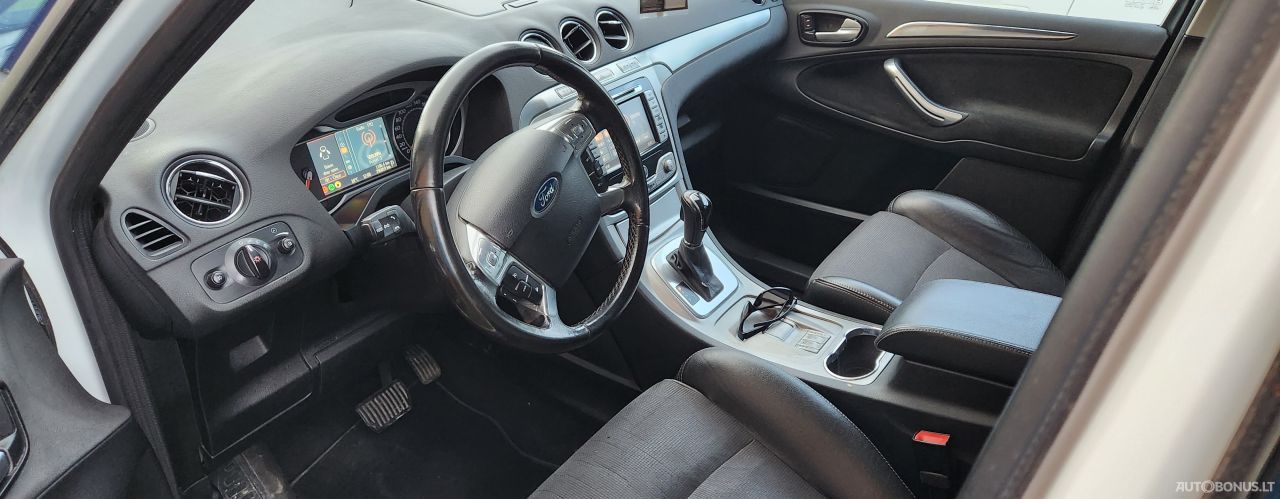 Ford S-MAX | 10