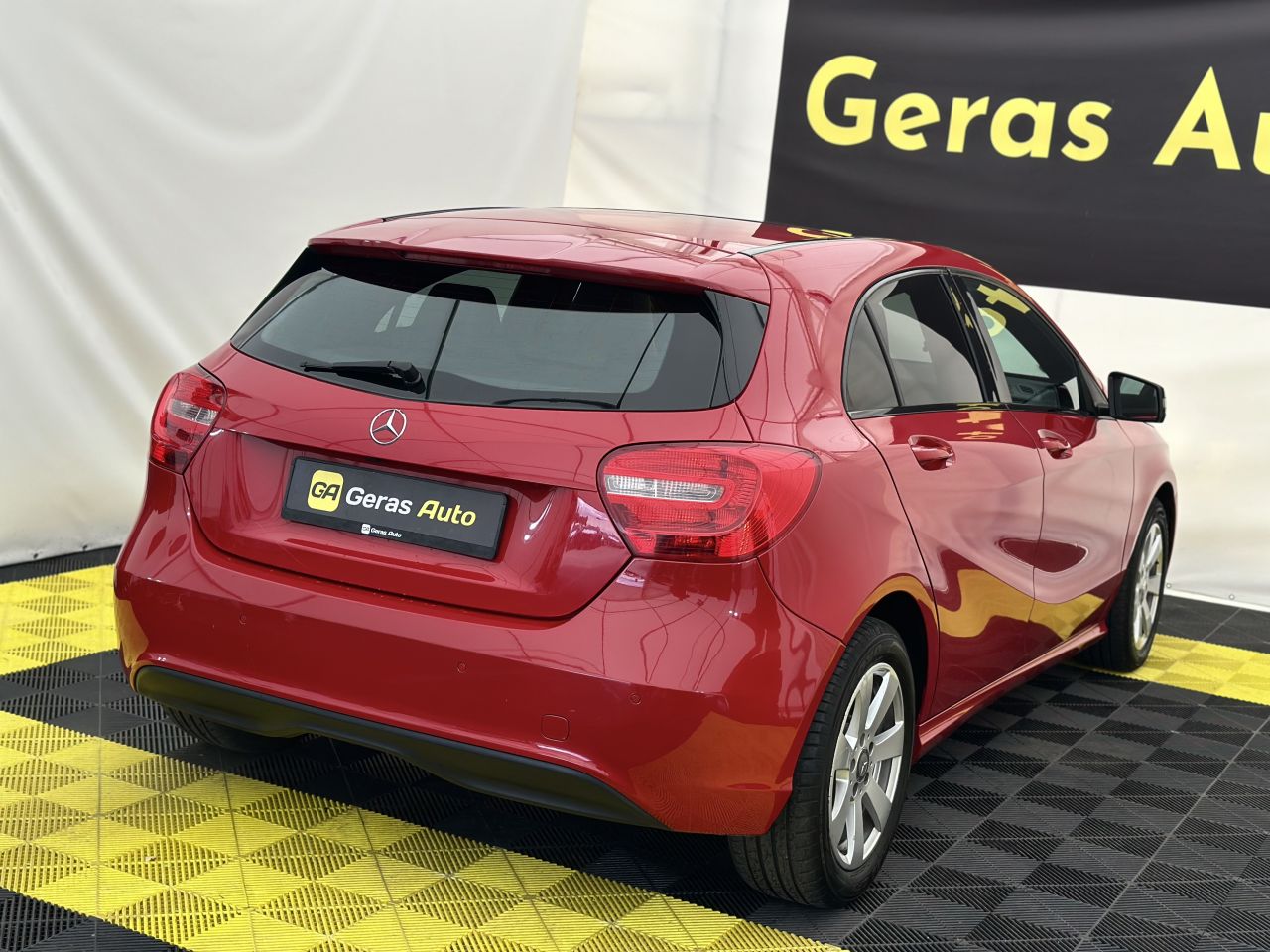 Mercedes-Benz A180 | 3