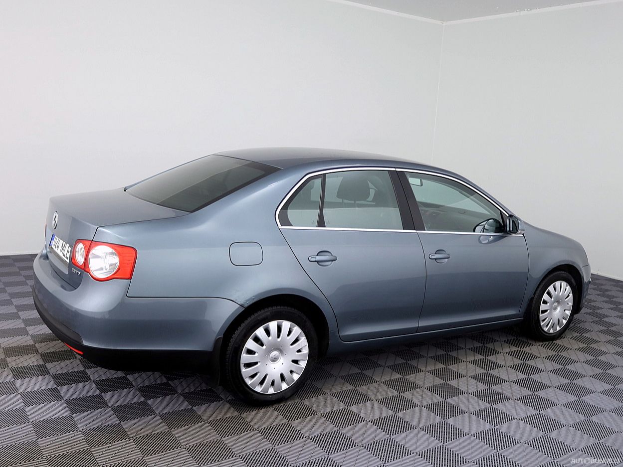 Volkswagen Jetta | 2