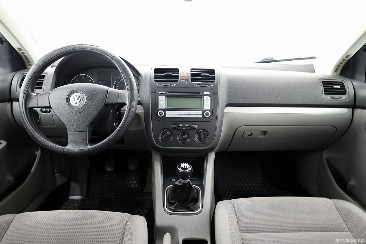 Volkswagen Jetta | 4