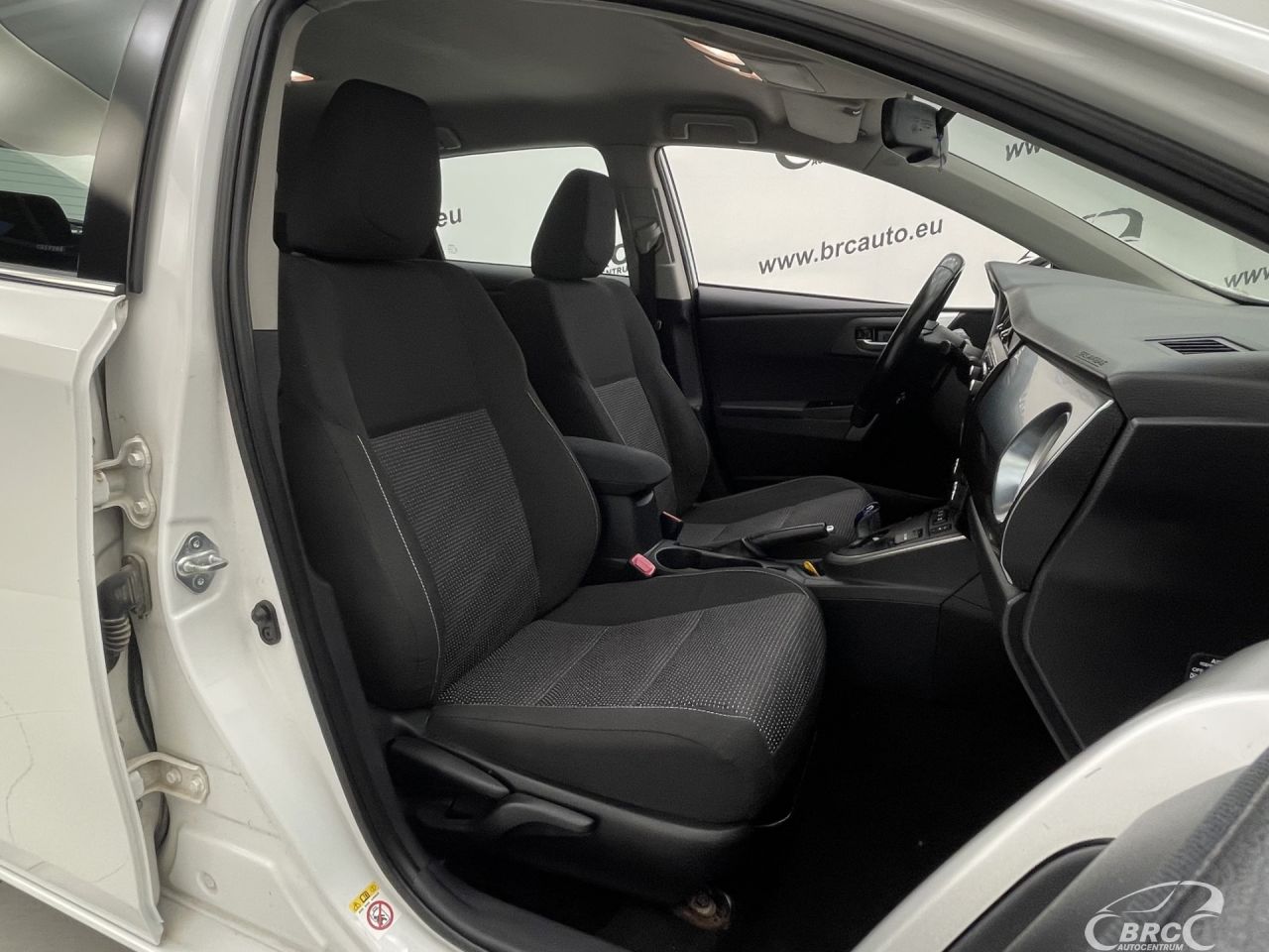 Toyota Auris | 6