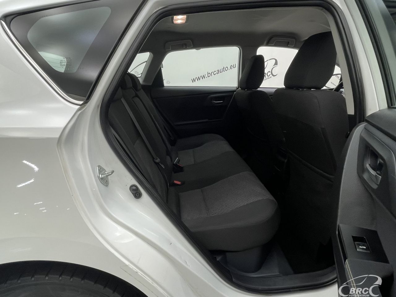 Toyota Auris | 8