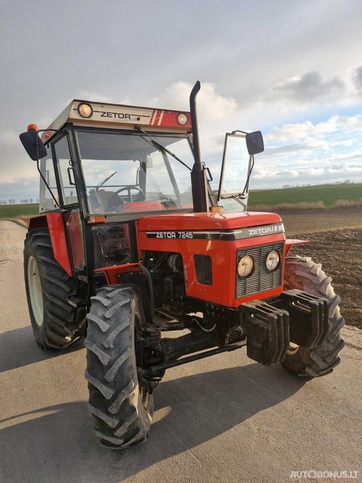 Zetor 7245, Traktoriai