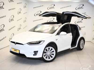 Tesla Model X, Внедорожник
