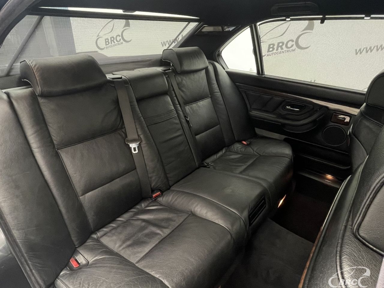 BMW 750 | 12