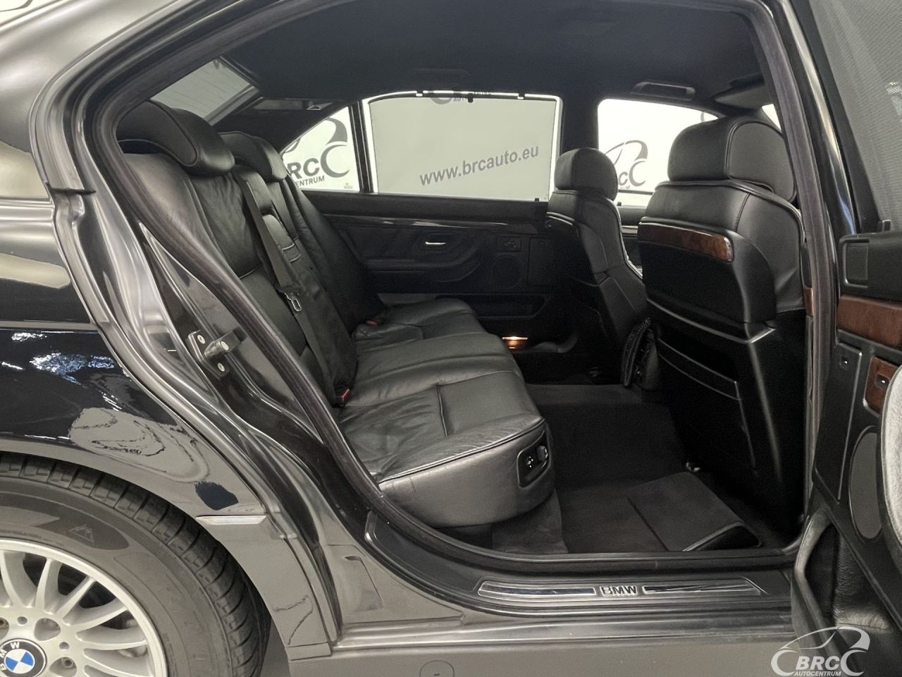 BMW 750 | 9
